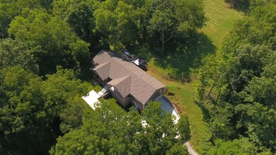 you're in a country oasis surrounded by wildlife and within 3.3 miles of downtown Lewisburg!