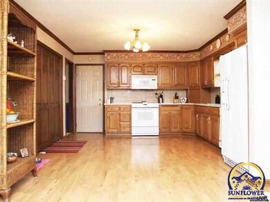 5031 SW 61st St, Topeka, KS 66619 - photo 3