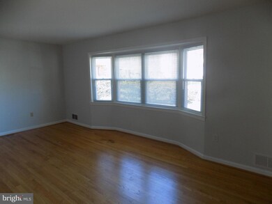 12001 Green Ct, Glenn Dale, MD 20769 - photo 3