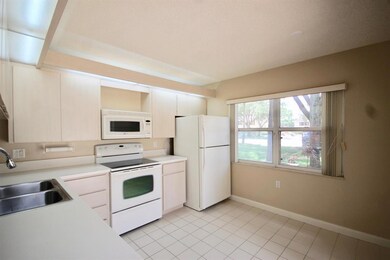 8 Amherst Ct unit D, Royal Palm Beach, FL 33411 - photo 3
