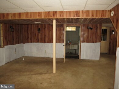 219 Springfield Ave, Folsom, PA 19033 - photo 5