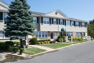 1355 Roanoke Ave unit 2H, Riverhead, NY 11901 - photo 2