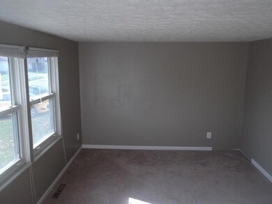 1712 Parkgate Rd, Columbus, OH 43229 - photo 2