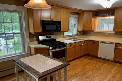 71 Campbell Rd, Center Rutland, VT 05736 - photo 6