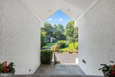 10332 Eclipse Ln, Great Falls, VA 22066 - photo 7