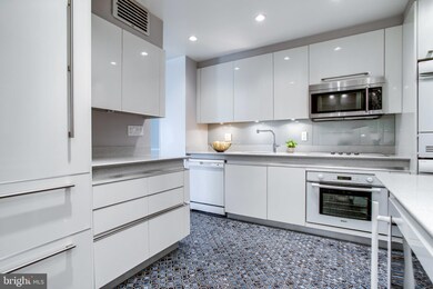 Regency unit 1707 & 1703, McLean, VA 22102 - photo 6