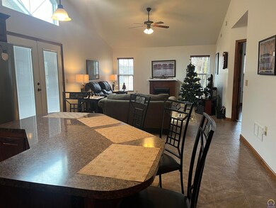 3320 SW Lajolla Rd, Topeka, KS 66614 - photo 5