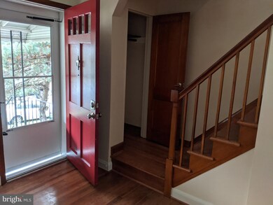 3927 Colchester Rd, Baltimore, MD 21229 - photo 3