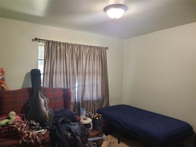 311 E Russell Ave, Bonham, TX 75418 - photo 6