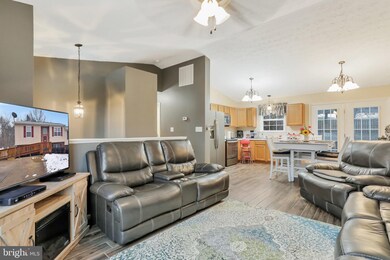 508 Stonewall St, Strasburg, VA 22657 - photo 4