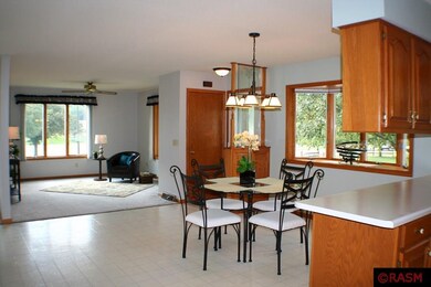 526 N Garden St, New Ulm, MN 56073 - photo 5