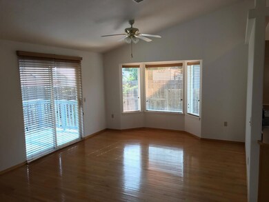 1836 SW Bridge St, Grants Pass, OR 97526 - photo 4