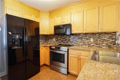 881 Valiant Dr unit 48, Statesville, NC 28677 - photo 3