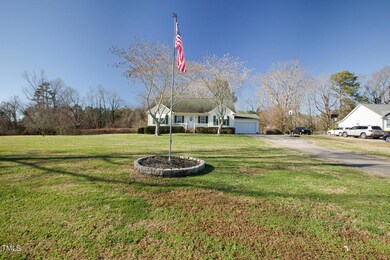 40 Candlewood Dr Zebulon NC-large-002-01