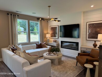 8407 Fairmount Rd, Louisville, KY 40291 - photo 4