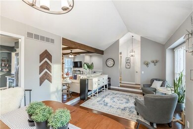 10111 Rosehill Rd, Lenexa, KS 66215 - photo 4