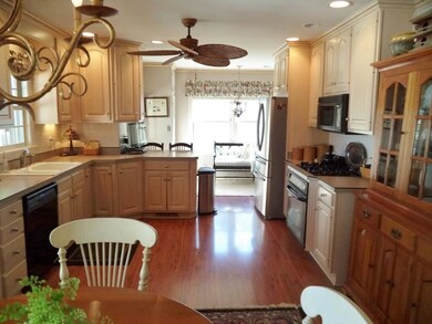 EQUIPPED WITH NEW TOP OF THE LINE REFRIGERATOR, BE