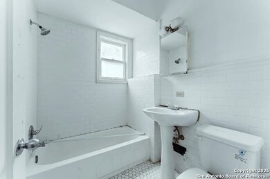 343 W Summit Ave unit 2, San Antonio, TX 78212 - photo 6