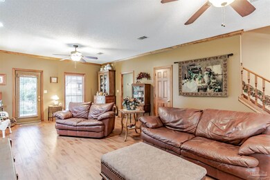 7821 Moncrief Ln, Pensacola, FL 32526 - photo 6