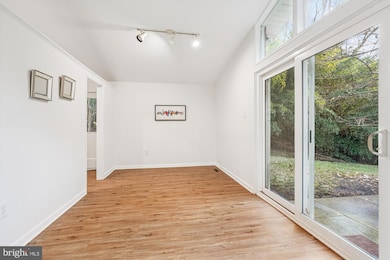 10701 Shelley Ct, Garrett Park, MD 20896 - photo 6