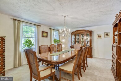 104 Cottonwood Ct, Sterling, VA 20164 - photo 2