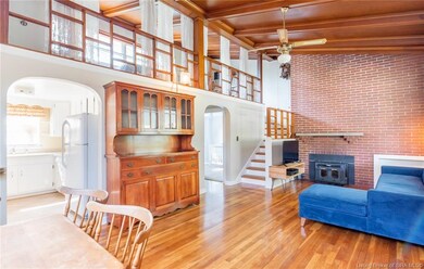 So much midcentury charm in here.