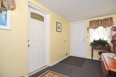 14 Brewer St, Worcester, MA 01609 - photo 4