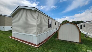 5112 N Fairmount St unit 139, Davenport, IA 52806 - photo 4