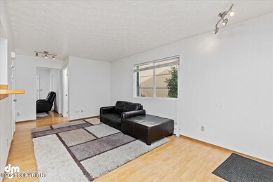 03-Living Room 20210701-DW-2167
