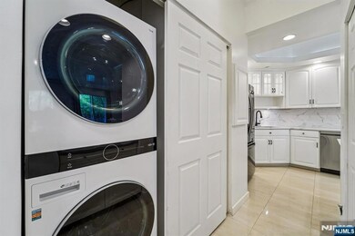 Admiral's Walk unit TH9, Edgewater, NJ 07020 - photo 6