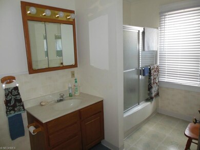 Upstairs Full Bath