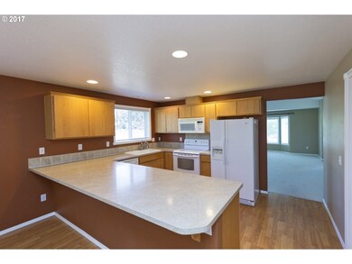 2174 Baines Blvd, Hubbard, OR 97032 - photo 7