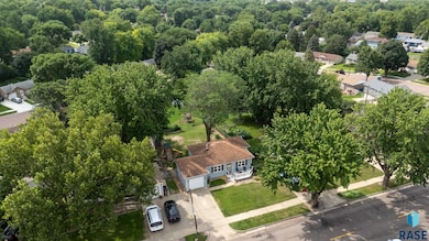 3313 E 18th St, Sioux Falls, SD 57103 - photo 2