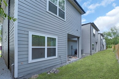 1534 Dewalt St, Houston, TX 77088 - photo 7