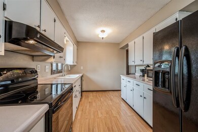 2905 Iris Ave NW, Cedar Rapids, IA 52405 - photo 6