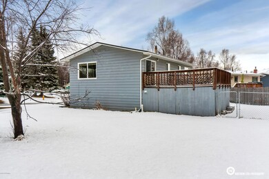 3_SideExteriorYard