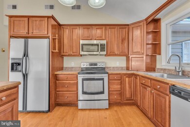 438 Lake Dr, Colonial Beach, VA 22443 - photo 7