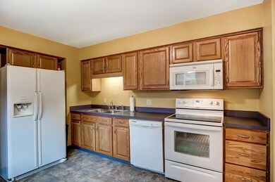 1333 Frisbee Dr, Columbus, OH 43224 - photo 7