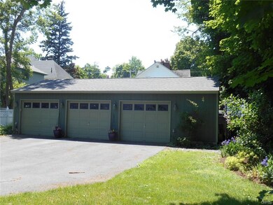 70 W 3rd St, Oswego, NY 13126 - photo 3