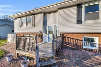 104 W Grant St, Philo, IL 61864 - photo 4