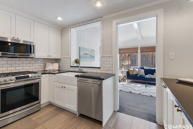 951 Pleasant Ln, Glenview, IL 60025 - photo 5