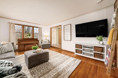 ;IVING ROOM