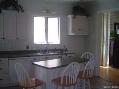 395 Wheatfield St, North Tonawanda, NY 14120 - photo 4