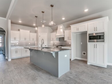 7606 E 81st Place N, Owasso, OK 74055 - photo 6