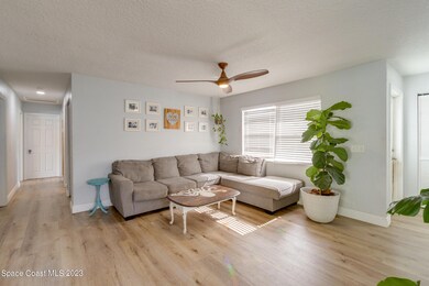 Bright and open living space!