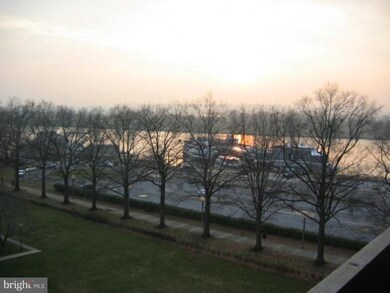 Tiber Island unit W-701, Washington, DC 20024 - photo 2