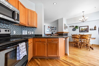 58 S Gardens Way unit 410, Fitchburg, WI 53711 - photo 4