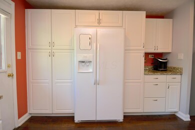 Eat-in Kitchen