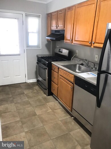 1124 Cooks Ln, Baltimore, MD 21229 - photo 4