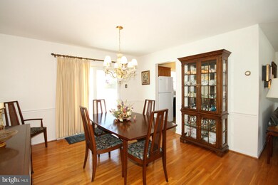9210 Kristin Ln, Fairfax, VA 22032 - photo 6